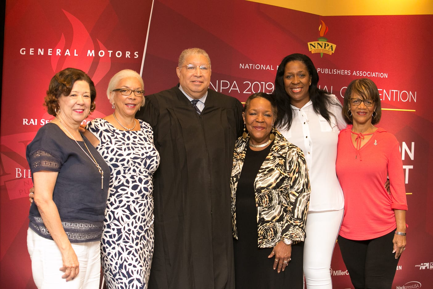 Newly elected NNPA Board Members following the ceremonial swearing in of new officers. (Pictured left to right: Treasurer Brenda Andrews, Publisher of the New Journal and Guide; 1st Vice Chair Janis Ware, Publisher of The Atlanta Voice; Judge Tyrone K. Yates, who officiated the swearing in of officers; 2nd Vice Chair, Fran Farrer, Publisher of The County News; Chair of the NNPA, Karen Carter Richards, Publisher of the Houston Forward Times; Secretary: Jackie Hampton, Publisher of The Mississippi Link