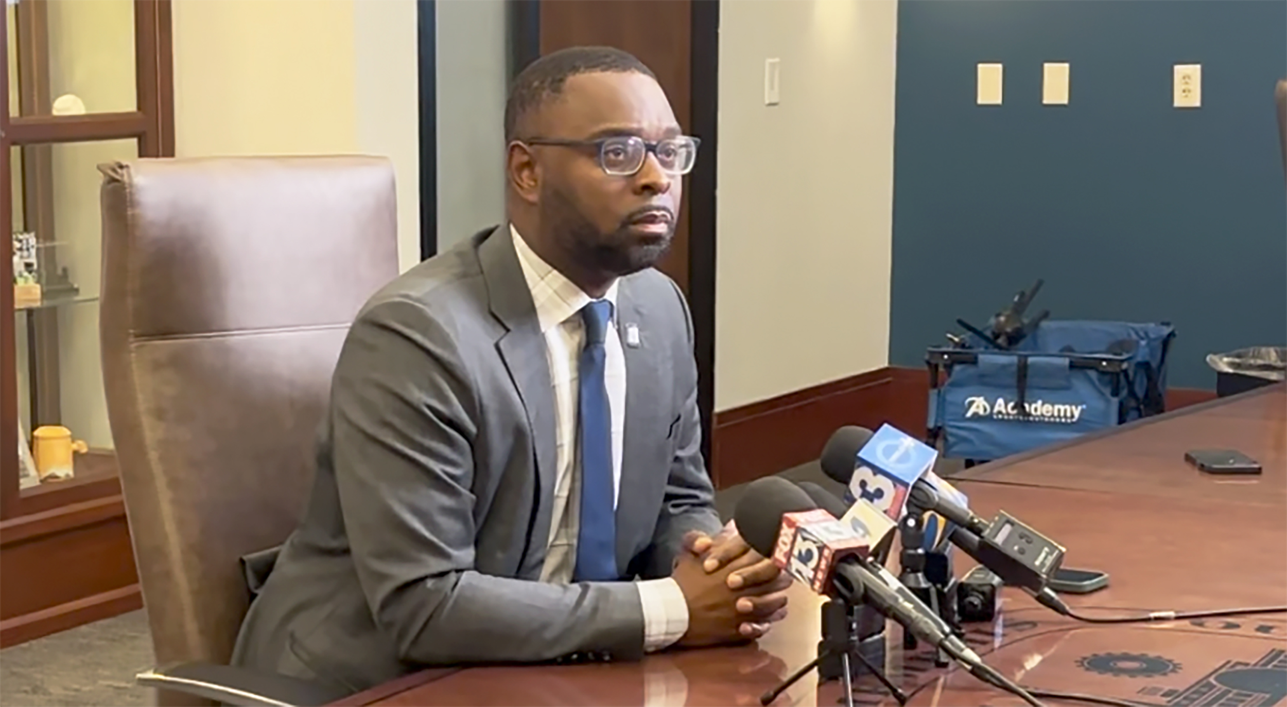 Memphis mayor Paul Young proposes $897M FY2027 budget with raises, no property tax increase